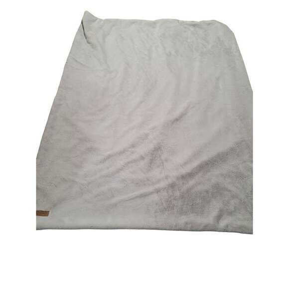 Unhide Faux Fur Throw Blanket Soft & Cozy 45" x 60" in light blue - Picture 2 of 11